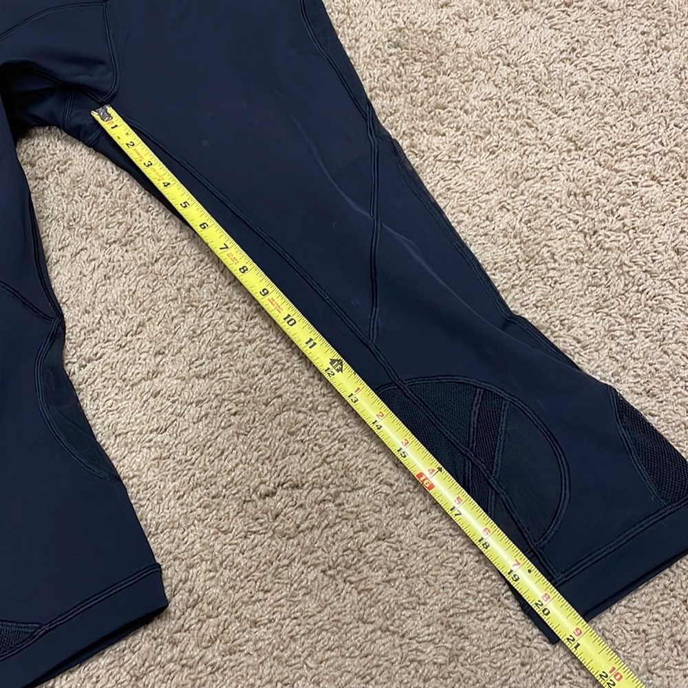 NWOT Lululemon Clear The Court Crop 21" - Picture 7 of 14